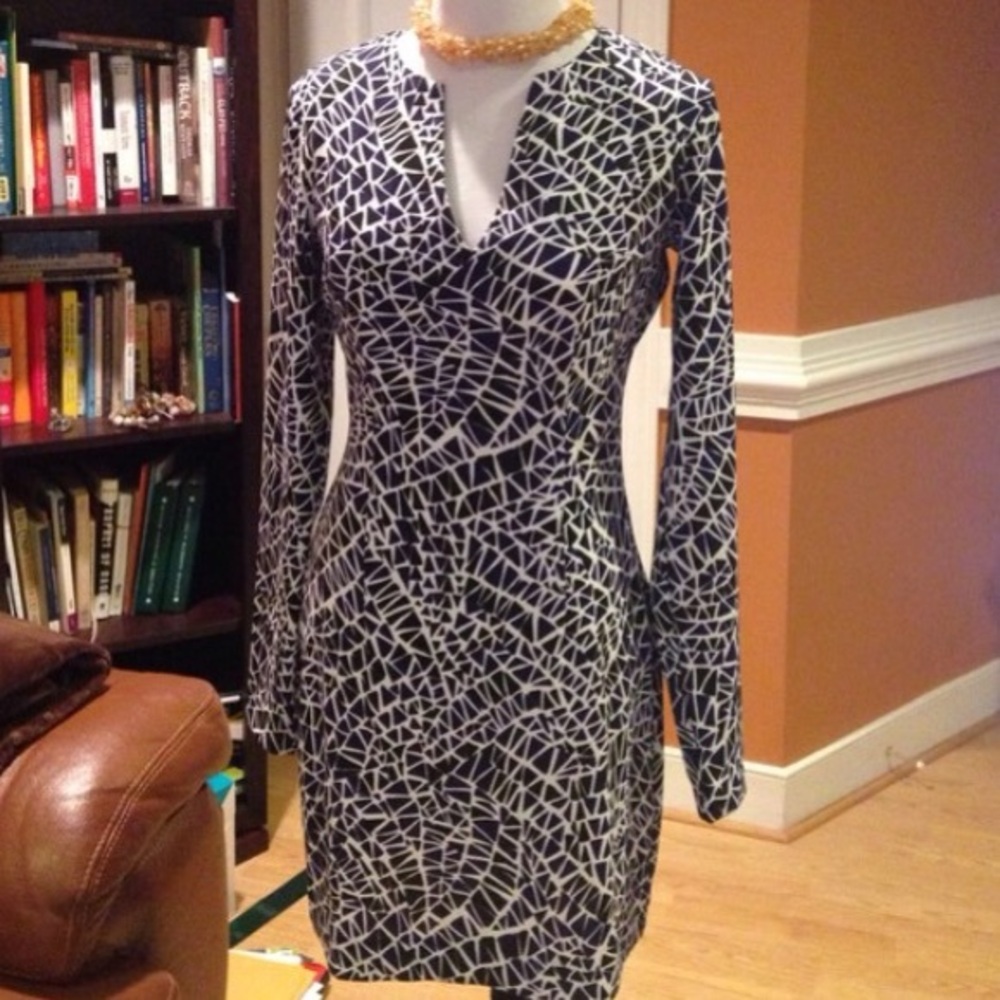 Susana Monaco navy white abstract sheath dress EUC day2nite cocktail dinner